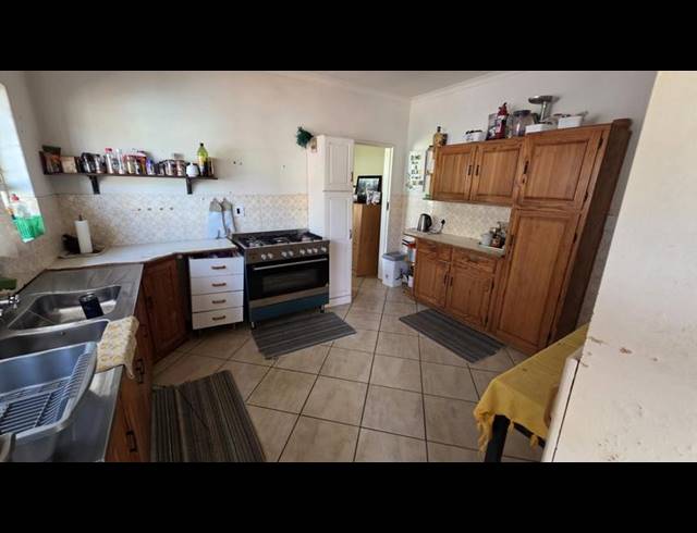 3 BEDROOM HOUSE FOR SALE IN SINOVILLE